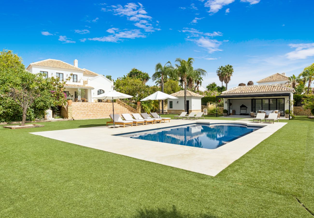 Villa i Estepona - Villa Paraiso - Gym | Putting Green | Heated Pool