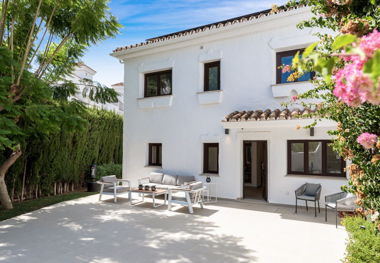 Byhus i Nueva andalucia - Casa Blanca Mar