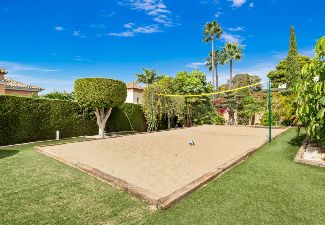 Villa in Estepona - Villa Paraiso - Gym | Putting Green | Heated Pool