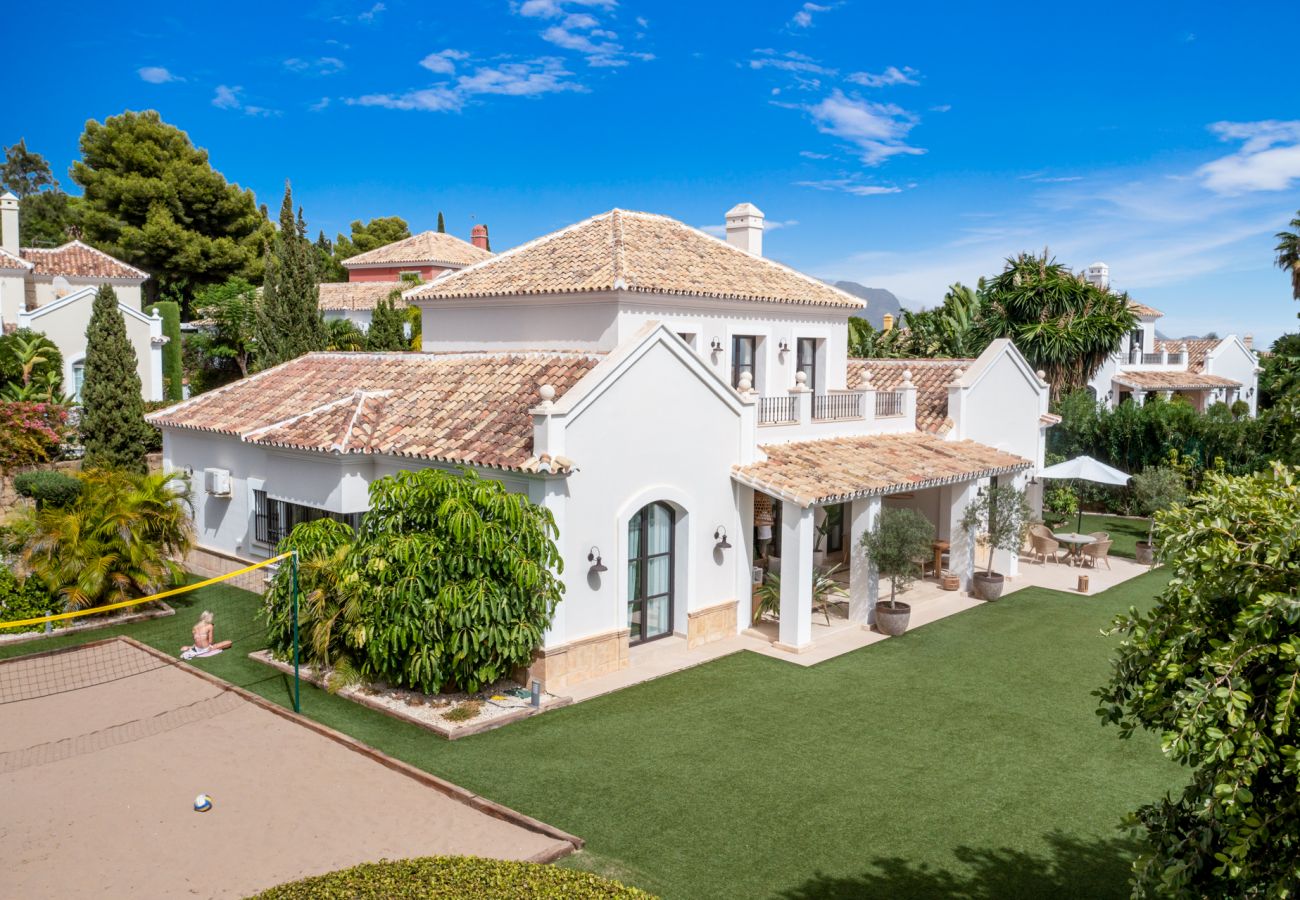 Villa in Estepona - Villa Paraiso - Gym | Putting Green | Heated Pool