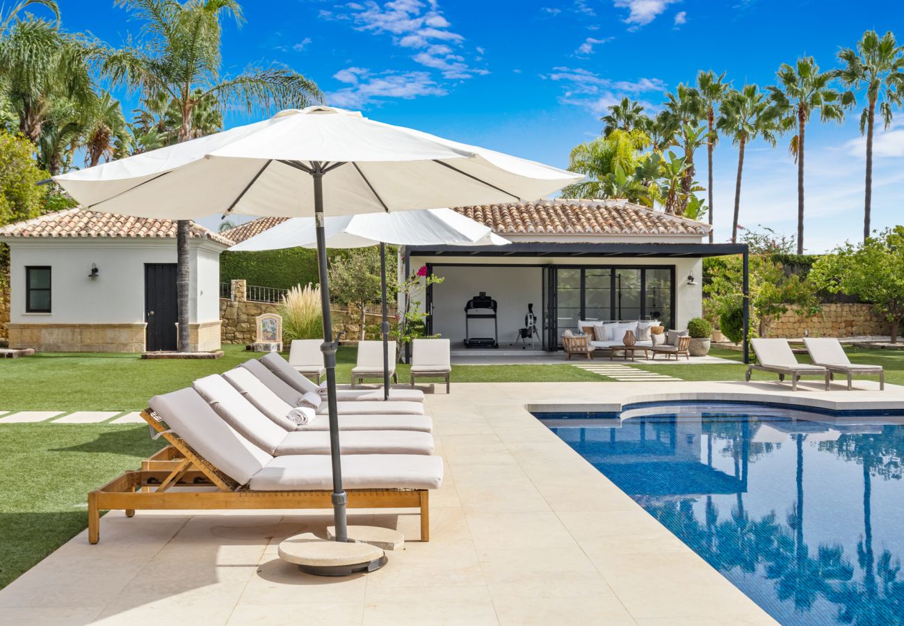 Villa in Estepona - Villa Paraiso - Gym | Putting Green | Heated Pool