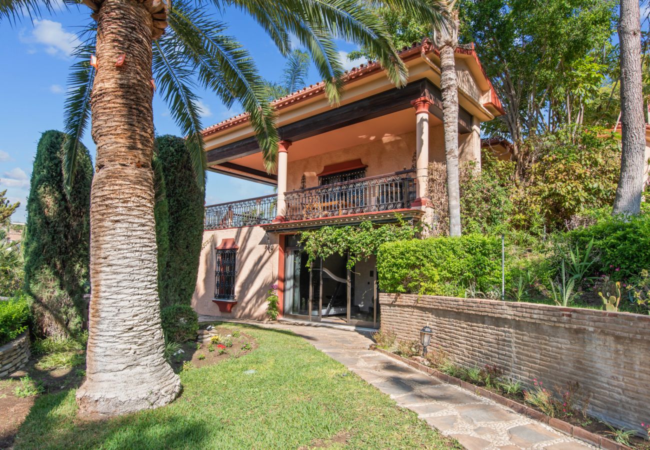 Villa in Estepona - Villa Palm Ridge