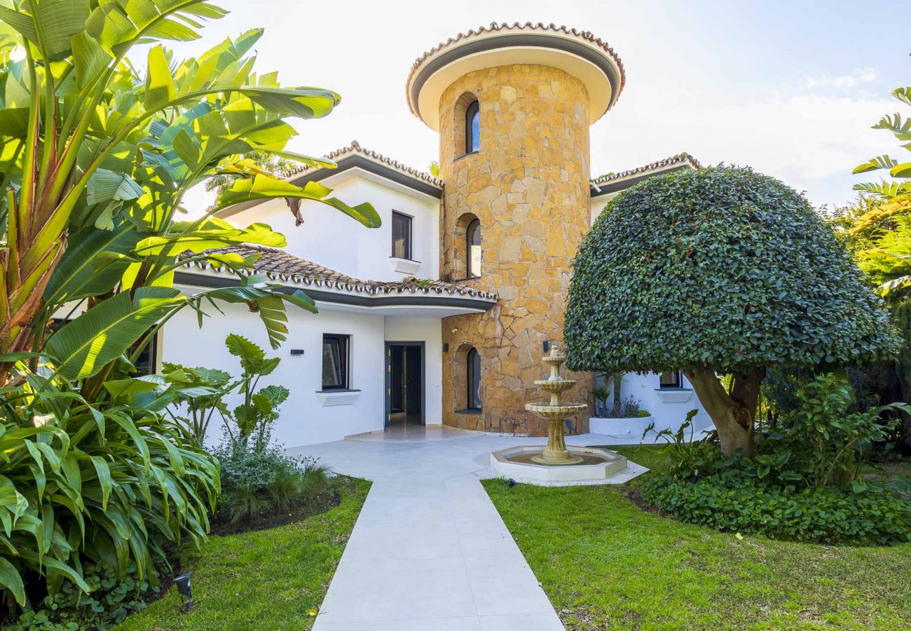 Villa en Estepona - Villa Feliz