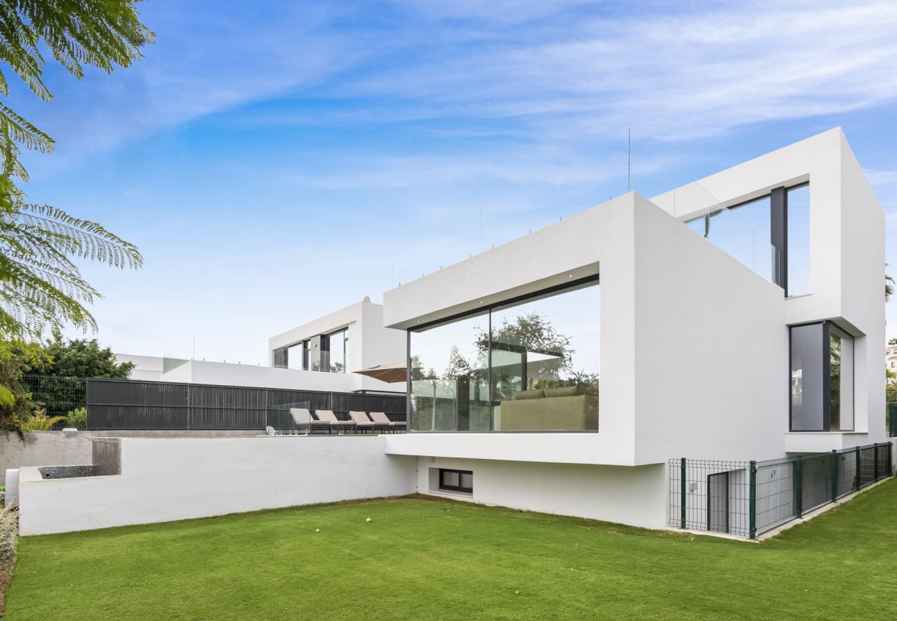 Villa en Estepona - Villa Alba