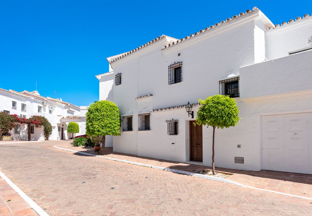 Casa adosada en Nueva andalucia - Casa Palm